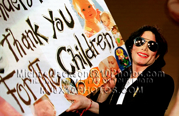 MICHAEL JACKSON 1998 ON GERMAN TV (3) RARE 8x10 PHOTOS