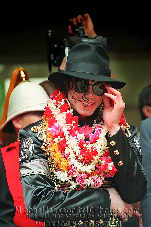 MICHAEL JACKSON 1998 TRIP TO HAWAII (3) RARE 8x10 PHOTOS