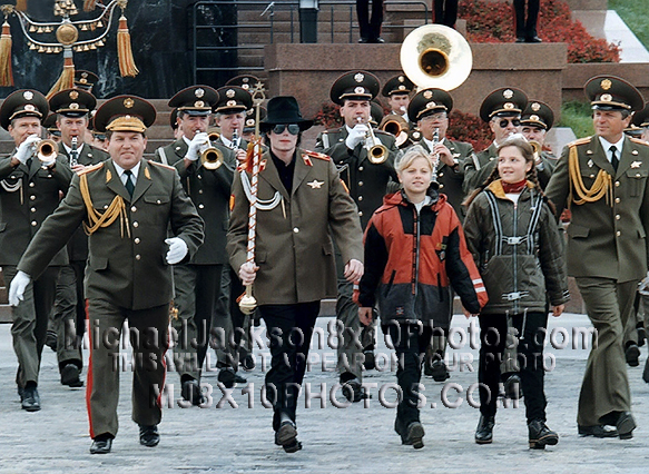 MICHAEL JACKSON  1998 withCZECH ARMY (3) RARE 8x10 PHOTOS