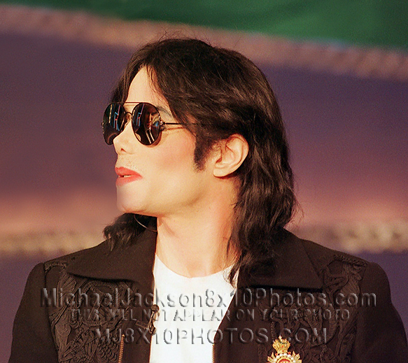 MICHAEL JACKSON 1999 on GERMAN TV (3) RARE 8x10 PHOTOS