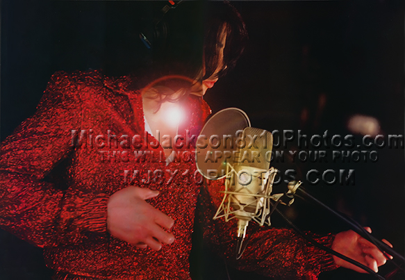 MICHAEL JACKSON  2002 IN RECORDSTUDIO (2) RARE 8x10 PHOTOS