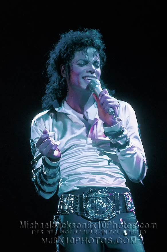 MICHAEL JACKSON  BAD TOUR MJONSTAGE (3) RARE 8x10 PHOTOS