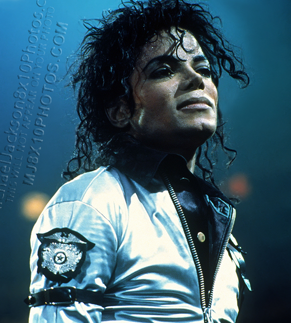 MICHAEL JACKSON  BAD TOUR MJONSTAGE (2) RARE 8x10 PHOTOS