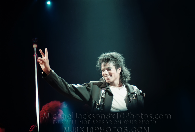 MICHAEL JACKSON BAD TOUR PEACE (1) RARE 8x10 PHOTO