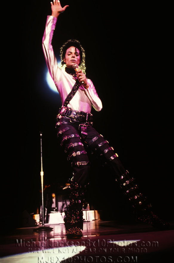 MICHAEL JACKSON BAD TOUR STAGE POSES (3) RARE 8x10 PHOTOS