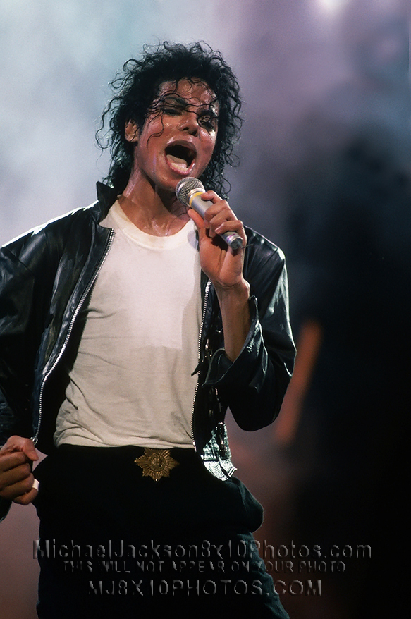 MICHAEL JACKSON  BAD TOUR SWEAT (3) RARE 8x10 PHOTOS