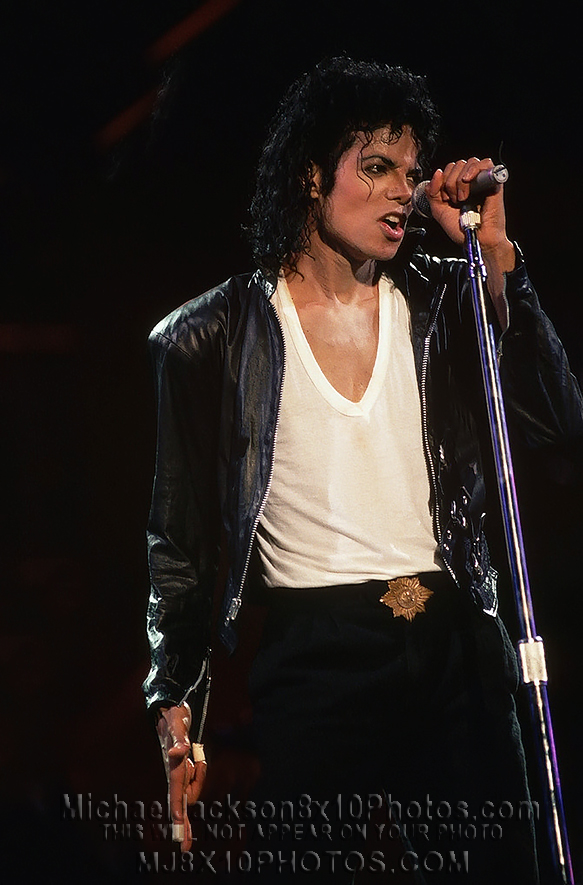 MICHAEL JACKSON  BAD TOUR SWEAT (3) RARE 8x10 PHOTOS