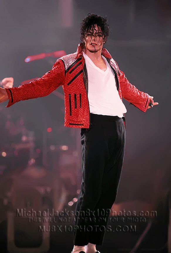 MICHAEL JACKSON BEAT IT ONSTAGE (3) RARE 8x10 PHOTOS