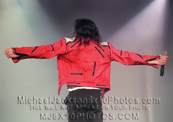 MICHAEL JACKSON BEAT IT ONSTAGE (3) RARE 8x10 PHOTOS