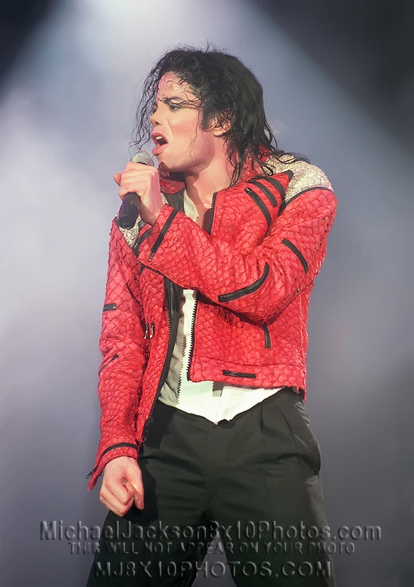 MICHAEL JACKSON BEAT IT ONSTAGE (3) RARE 8x10 PHOTOS