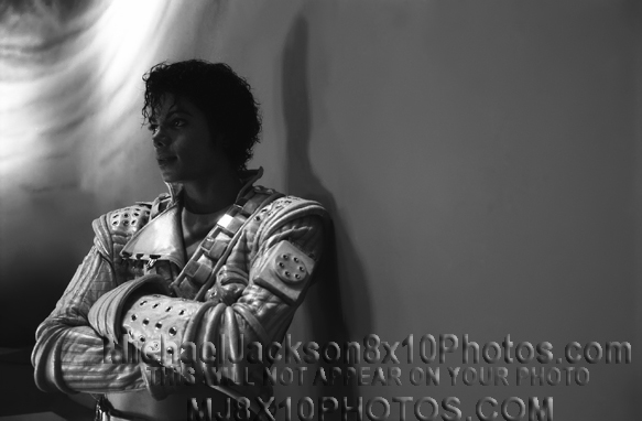 MICHAEL JACKSON CAPTAIN EO ALONE (1) RARE 8x10 PHOTO