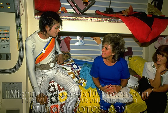 MICHAEL JACKSON  CAPTAIN EO with LIZ (3) RARE 8x10 PHOTOS