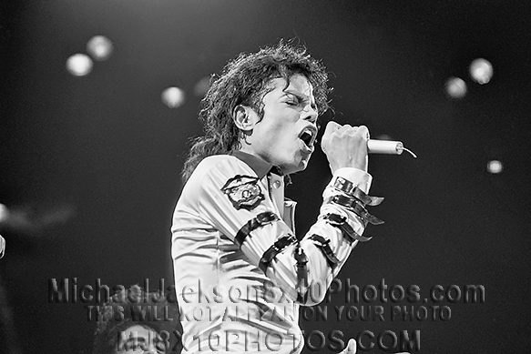 MICHAEL JACKSON DANGEROUSTOUR ONSTAGE (3) RARE 8x10 PHOTOS