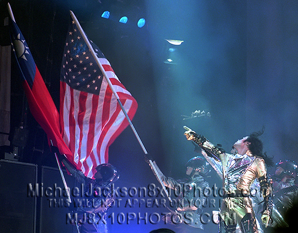 MICHAEL JACKSON  HISTORY TOUR FLAGS (3) RARE 8x10 PHOTOS