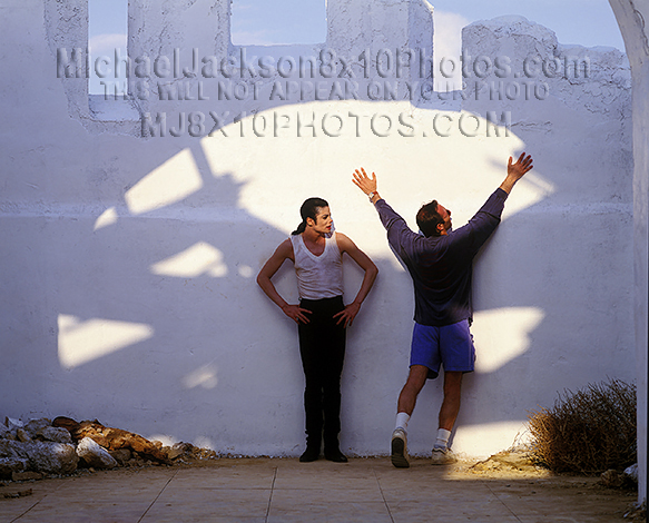 MICHAEL JACKSON IN THE CLOSET BREAK (1) RARE 8x10 PHOTO