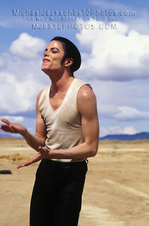 MICHAEL JACKSON IN THE CLOSET ONSET (1) RARE 8x10 PHOTO