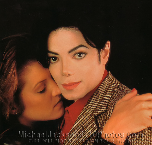 MICHAEL JACKSON KISSING LISA MARIE (2) RARE 8x10 PHOTOS