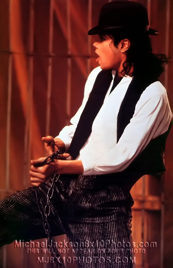 MICHAEL JACKSON  LEAVE ME ALONE (3) RARE 8x10 PHOTOS