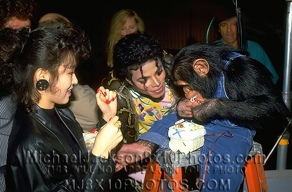 MICHAEL JACKSON  LEAVEMEALONE wBUBBLES (4) RARE 8x10 PHOTOS