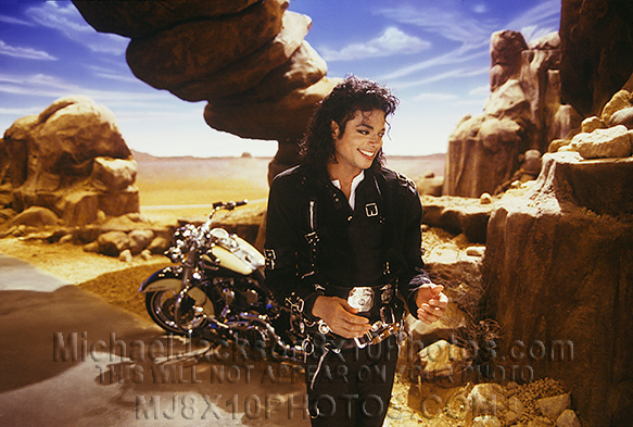 MICHAEL JACKSON MOONWALKER SMILE (1) RARE 8x10 PHOTO