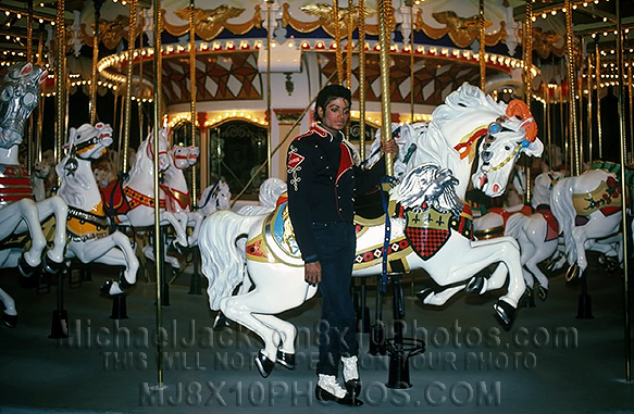 MICHAEL JACKSON NEVERLAND CAROUSEL (1) RARE 8x10 PHOTO