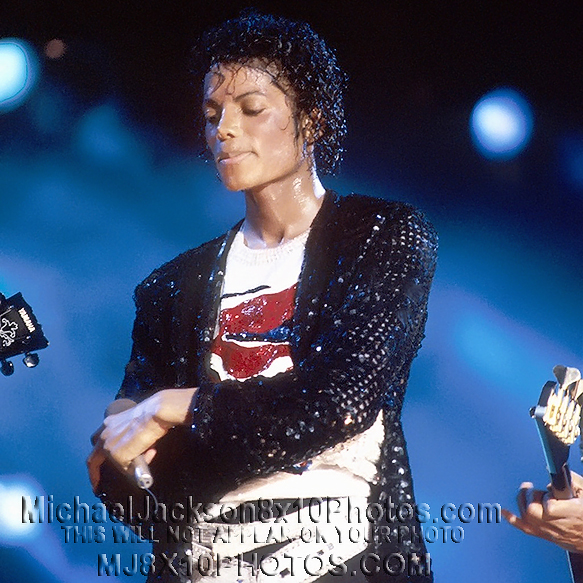 MICHAEL JACKSON  ONSTAGE IN THOUGHT (3) RARE 8x10 PHOTOS