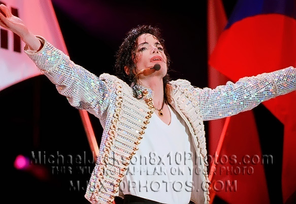 MICHAEL JACKSON  ONSTAGE with FLAGS (3) RARE 8x10 PHOTOS