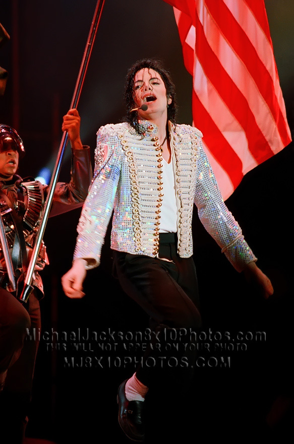 MICHAEL JACKSON  ONSTAGE with FLAGS (3) RARE 8x10 PHOTOS