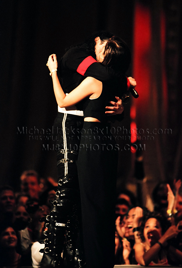 MICHAEL JACKSON ON STAGE wLISAMARIE (3) RARE 8x10 PHOTOS