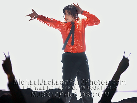 MICHAEL JACKSON PLASTIC ORANGE SHOW (2) RARE 8x10 PHOTOS