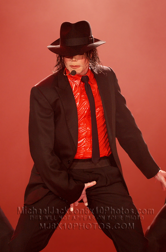 MICHAEL JACKSON  RED PLASTIC SHIRTSHOW (3) RARE 8x10 PHOTOS