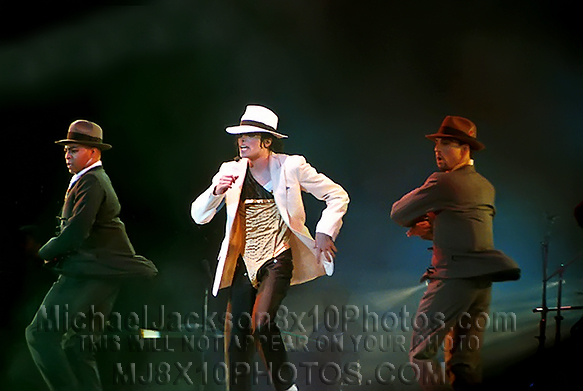 MICHAEL JACKSON  SMOOTH CRIMINAL LIVE (4) RARE 8x10 PHOTOS