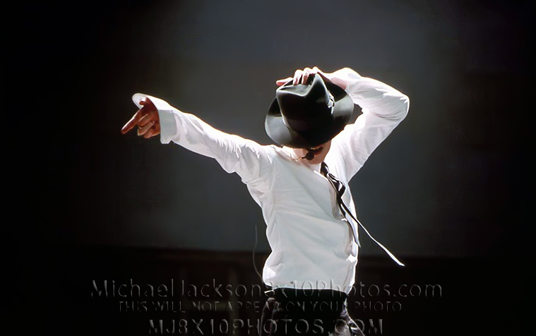 MICHAEL JACKSON  STRIKEAPOSE@VMAWARDS (1) RARE 8x10 PHOTO