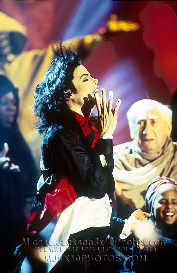 MICHAEL JACKSON  THE EARTH SONG STAGE14 (3) RARE 8x10 PHOTOS