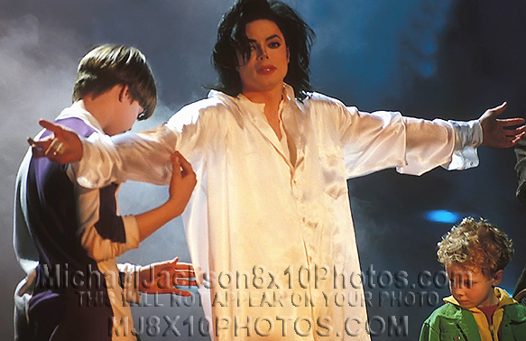 MICHAEL JACKSON  THE EARTH SONG STAGE2 (3) RARE 8x10 PHOTOS
