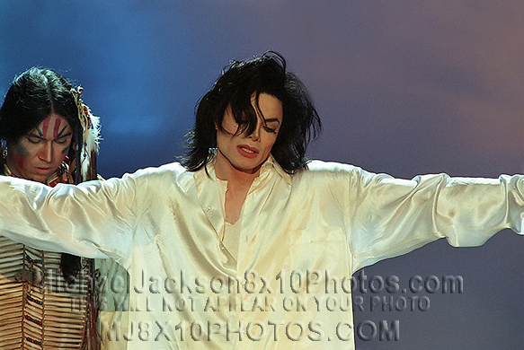 MICHAEL JACKSON  THE EARTH SONG STAGE5 (3) RARE 8x10 PHOTOS