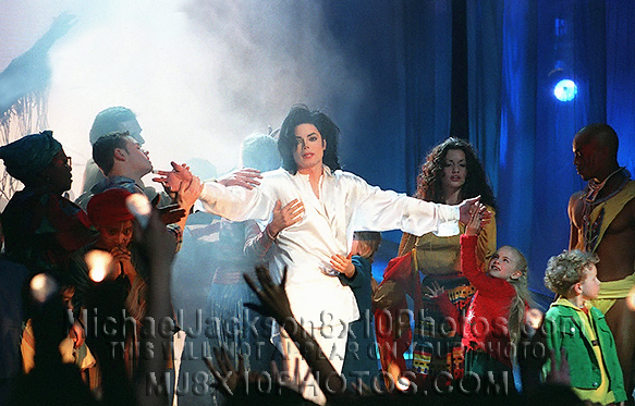 MICHAEL JACKSON  THE EARTH SONG STAGE6 (3) RARE 8x10 PHOTOS