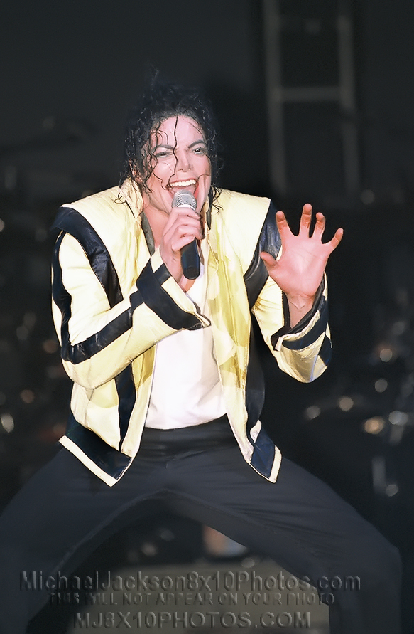 MICHAEL JACKSON THRILLER LIVE nYELLOW (3) RARE 8x10 PHOTOS