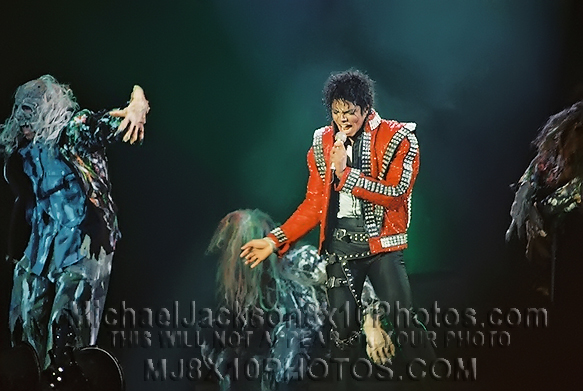 MICHAEL JACKSON THRILLER LIVESEQUINED (3) RARE 8x10 PHOTOS