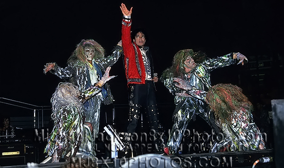 MICHAEL JACKSON THRILLER LIVESEQUINED (3) RARE 8x10 PHOTOS