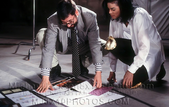 MICHAEL JACKSON VideoShootWJohnLandis (1) RARE 8x10 PHOTO