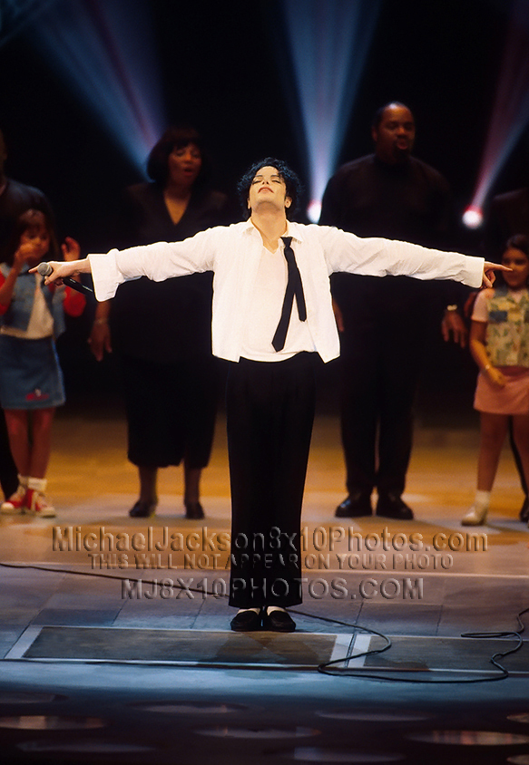 MICHAEL JACKSON  WHITESHIRT BLACKTIE (3) RARE 8x10 PHOTOS