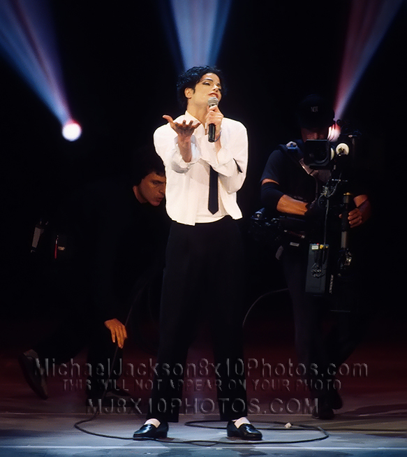 MICHAEL JACKSON  WHITESHIRT BLACKTIE (3) RARE 8x10 PHOTOS