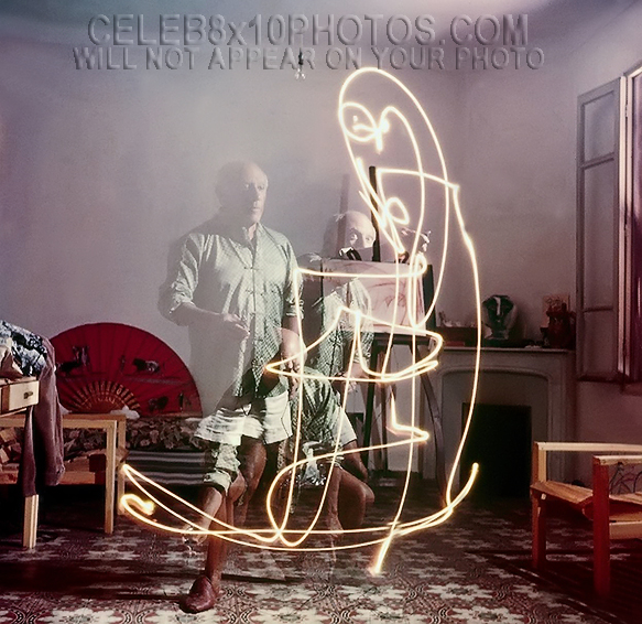 PABLO PICASSO DRAWING WITH LIGHT (3) RARE 8x10 PHOTOS