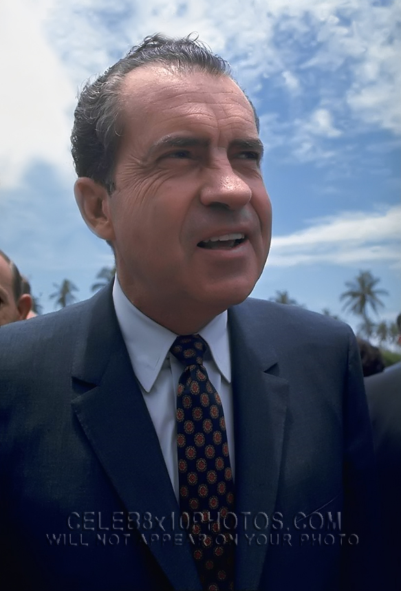 RICHARD M NIXON 1968 onCampaign Trail (2) RARE 8x10 PHOTOS 