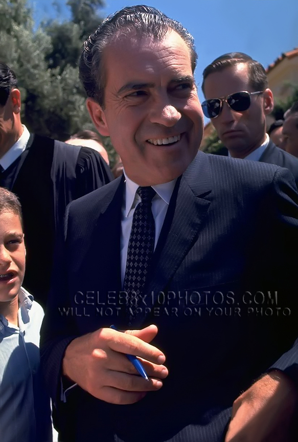 RICHARD M NIXON 1968 onCampaign Trail (2) RARE 8x10 PHOTOS