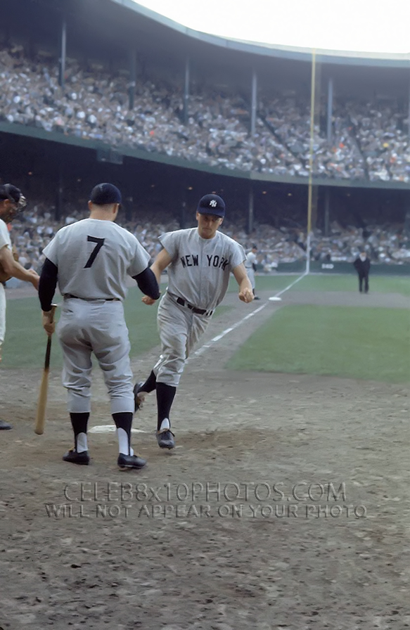 ROGER MARIS 1961 RUNNING the BASES (4) RARE 8x10 PHOTOS 