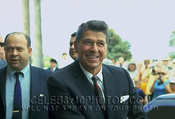 RONALD REAGAN 1968 onCampaign Trail (1) RARE 8x10 PHOTO