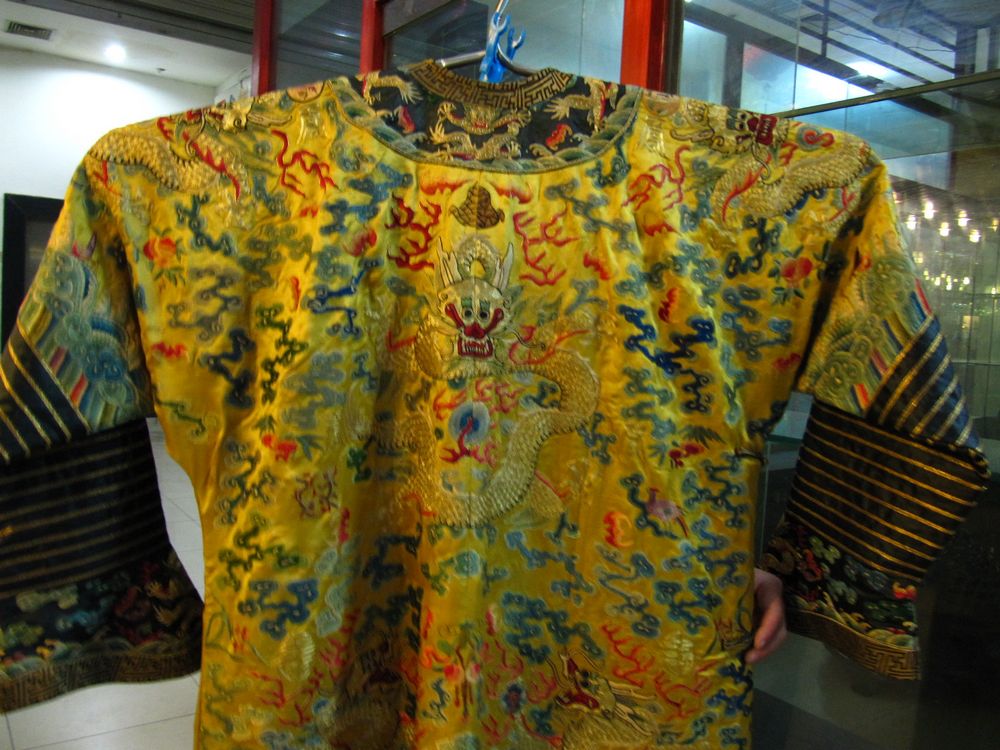 bestgood998 : Chinese royal Pure silk cloth emperor Nine Dragon Robe