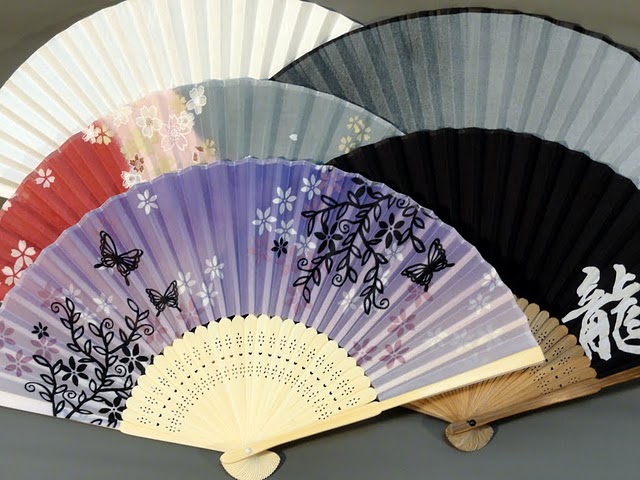 chihiroom : SENSU a Japanese folding fan for daily use or display